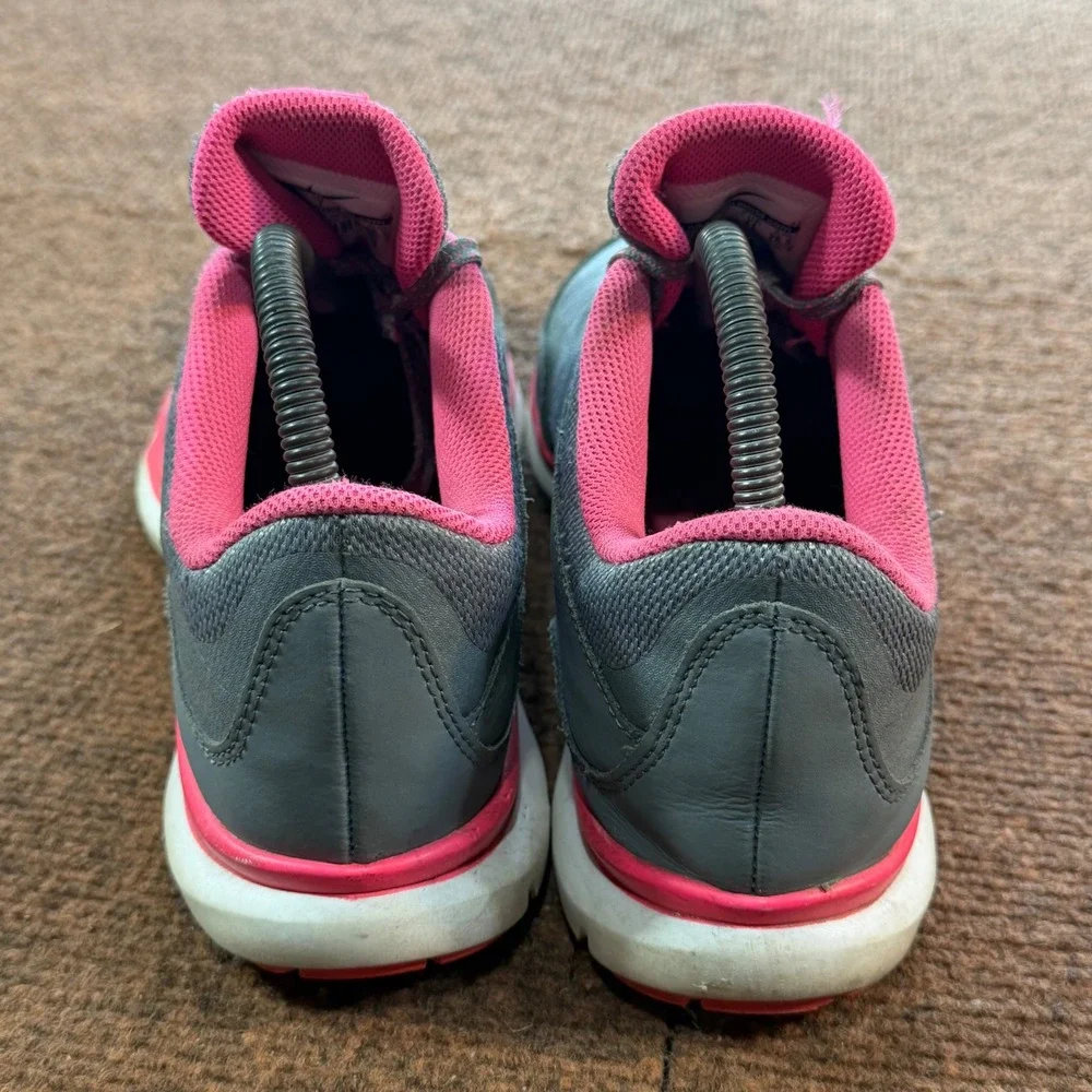 Nike Training Flex TR 5 Womens Dark Grey Pink Sneakers 724858-003 gym fit runner
